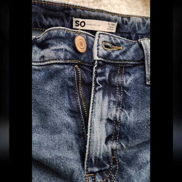 JUNIOR'S  HIGH RISE  MOM 👩 👖 - Picture 5 of 10